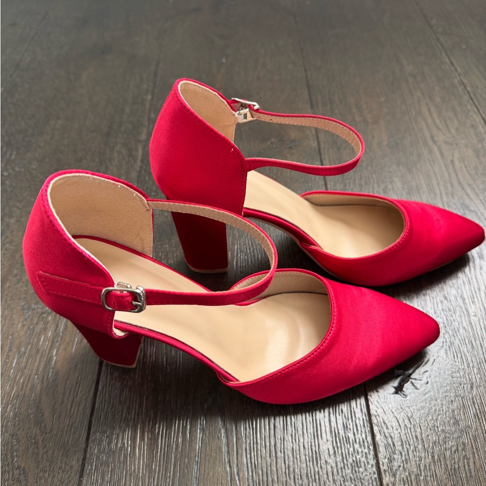 Bright red 3.5”, pointy toe heels
